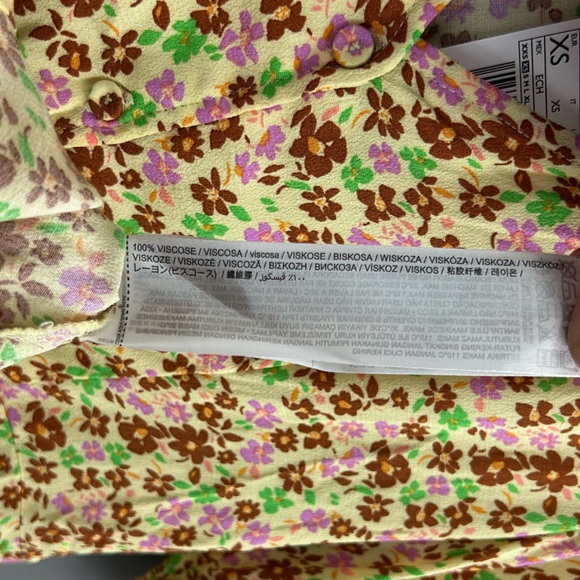 NWT Mango V Neck Floral Button Down Blouse Size XS - Picture 6 of 11